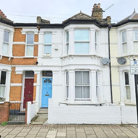 Two Bedroom Flat With Private Patio In Battersea London Ngoại thất bức ảnh