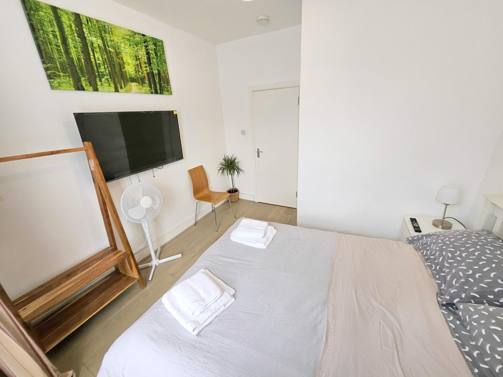 Two Bedroom Flat With Private Patio In Battersea London Ngoại thất bức ảnh