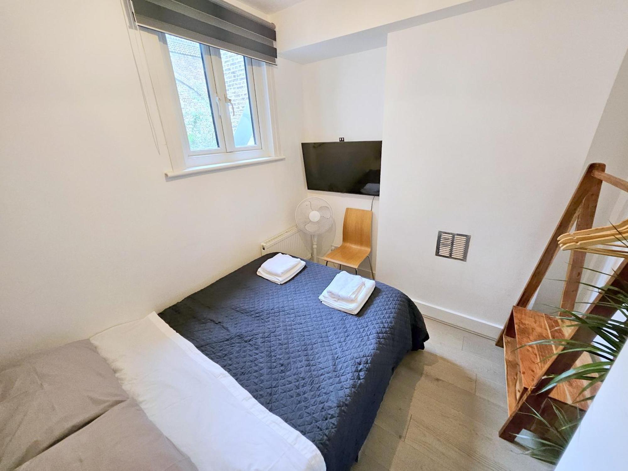 Two Bedroom Flat With Private Patio In Battersea London Ngoại thất bức ảnh